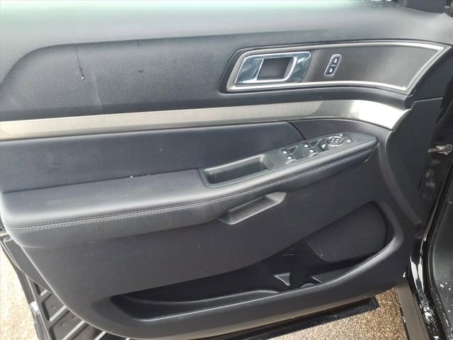 Used 2018 Ford Explorer XLT w/ Equipment Group 202A image 15