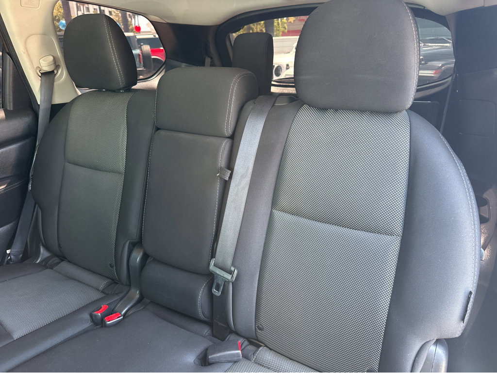 Used 2020 Nissan Pathfinder SV image 9