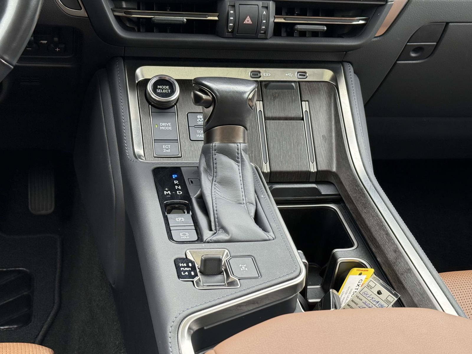Used 2024 Lexus GX 550 w/ Accessory Package (Z1) AWD/4WD image 19