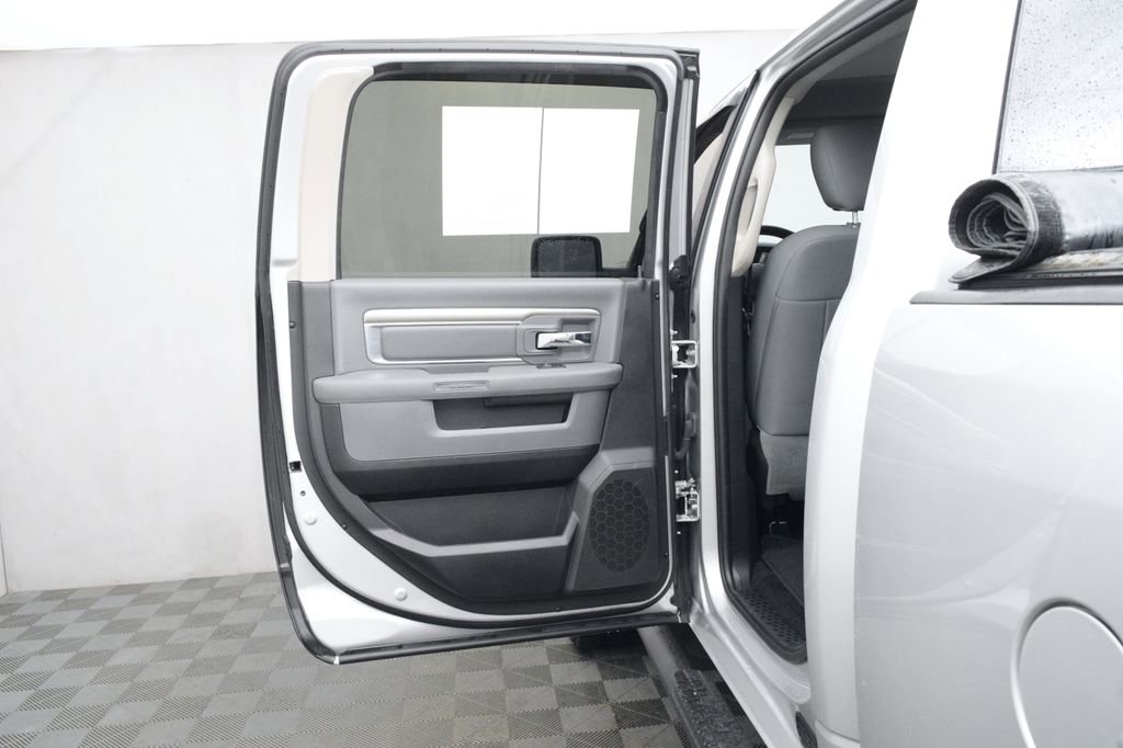 Used 2016 RAM 2500 SLT AWD/4WD image 11