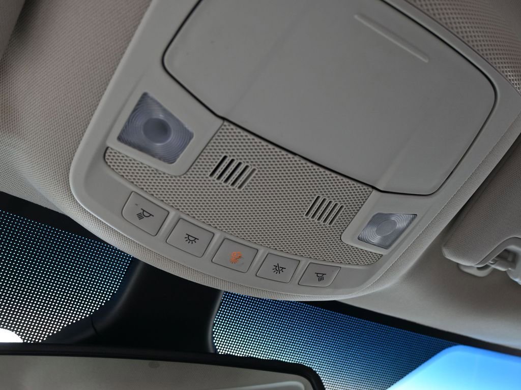 Used 2022 Ford Edge Titanium image 21