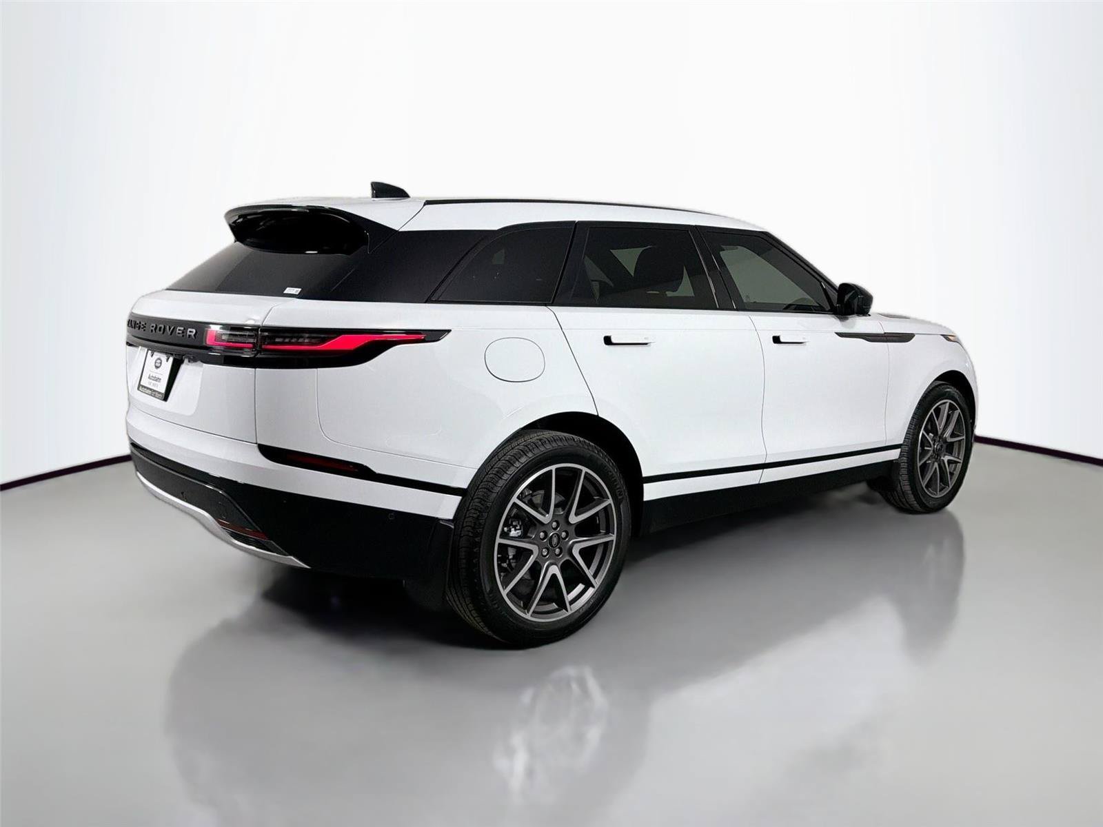 New 2026 Land Rover Range Rover Velar Dynamic SE AWD/4WD image 5