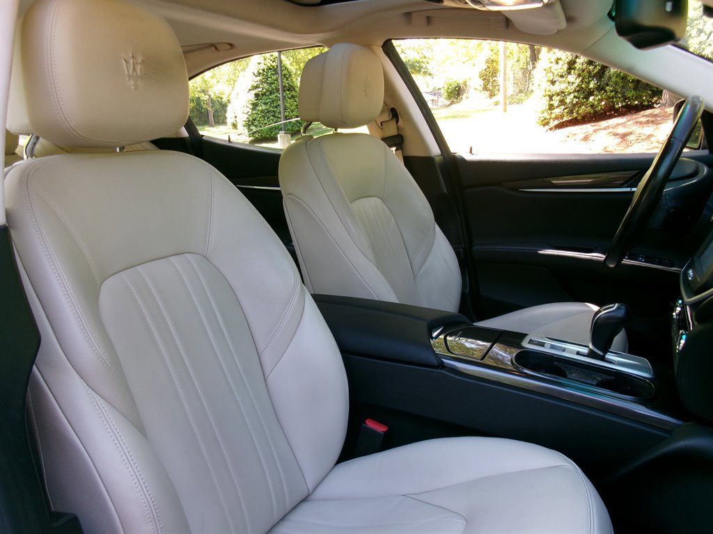Used 2016 Maserati Ghibli RWD image 18