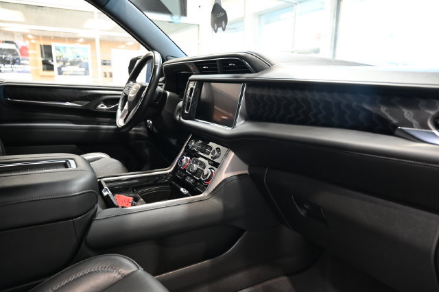 Used 2023 GMC Yukon Denali w/ LPO, Floor Liner Package AWD/4WD image 16