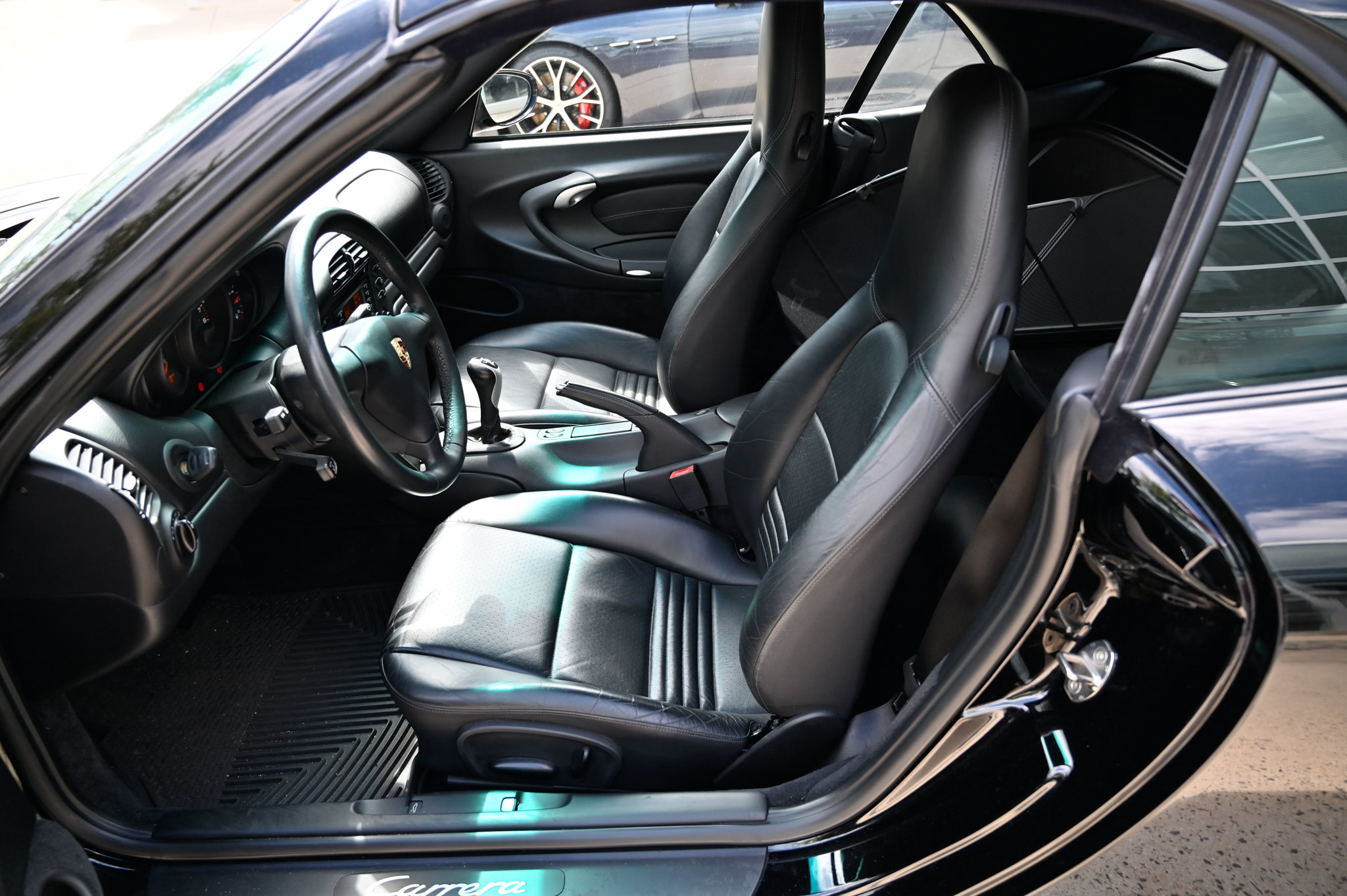 Used 2004 Porsche 911 Carrera RWD image 17