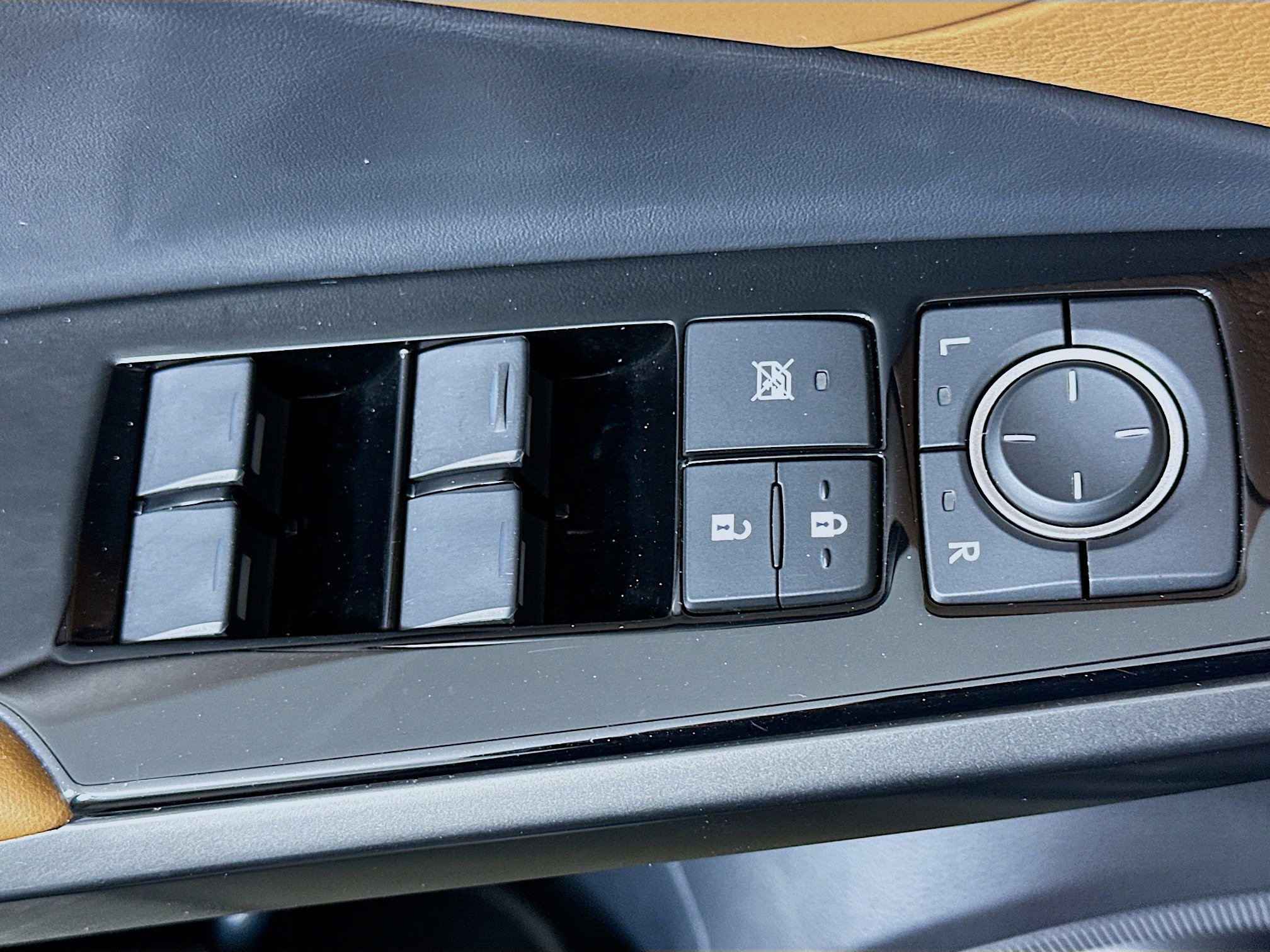 Used 2024 Lexus IS 300 IS 300 w/ Comfort Package image 15