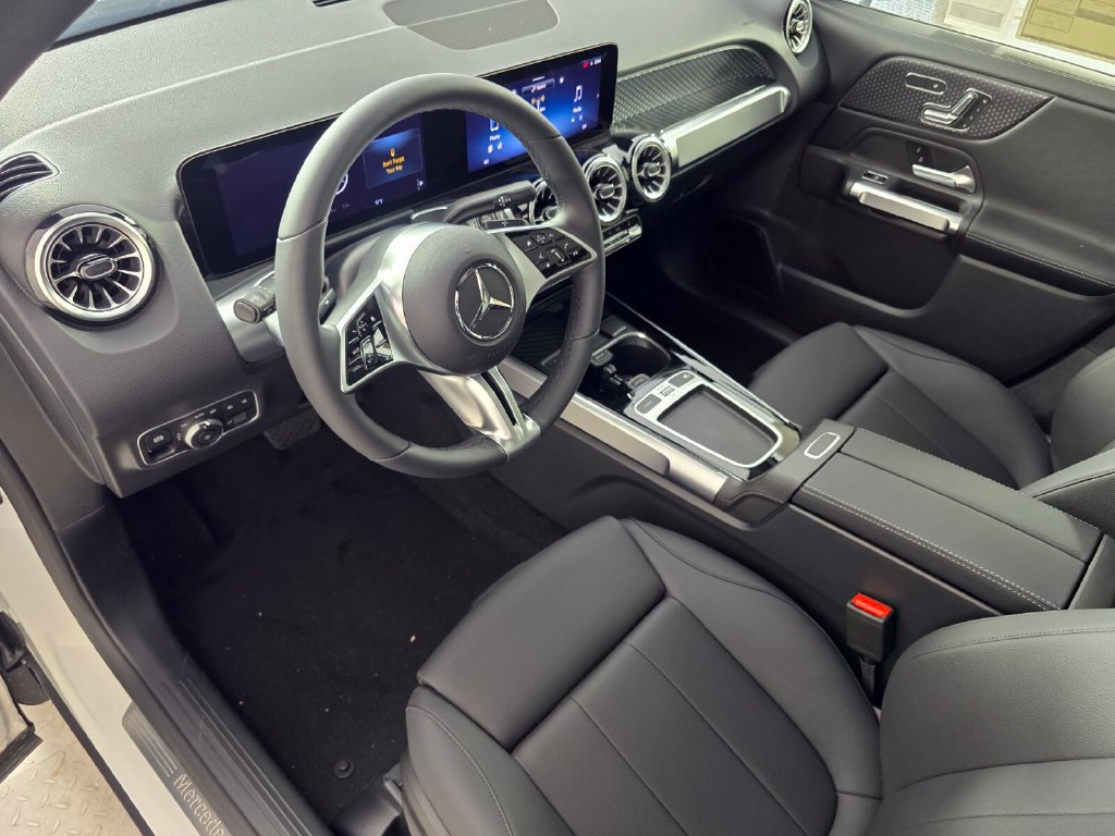 New 2026 Mercedes-Benz GLB 250 image 7