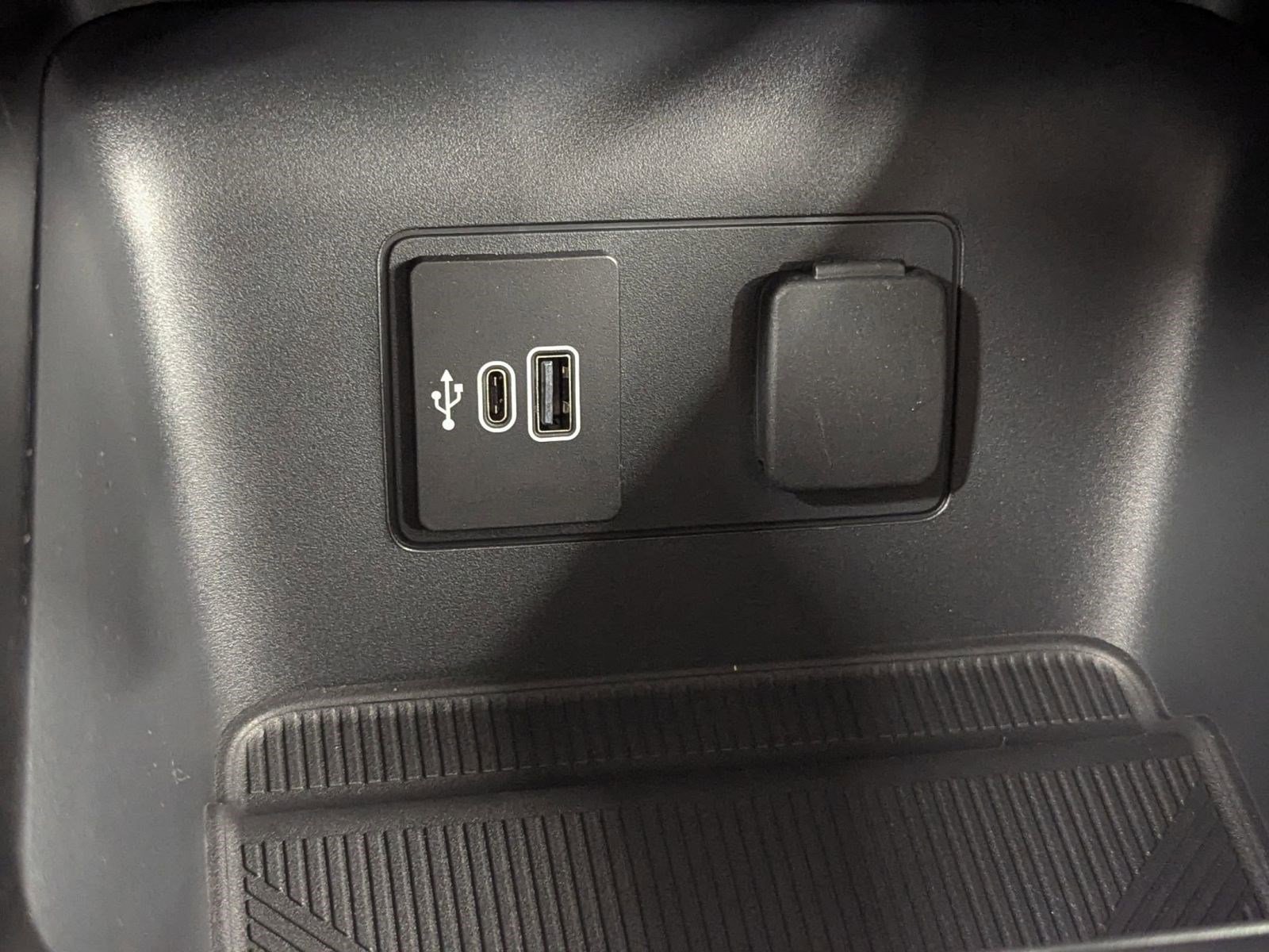 New 2026 Ford Explorer Active w/ Active Comfort Package image 25