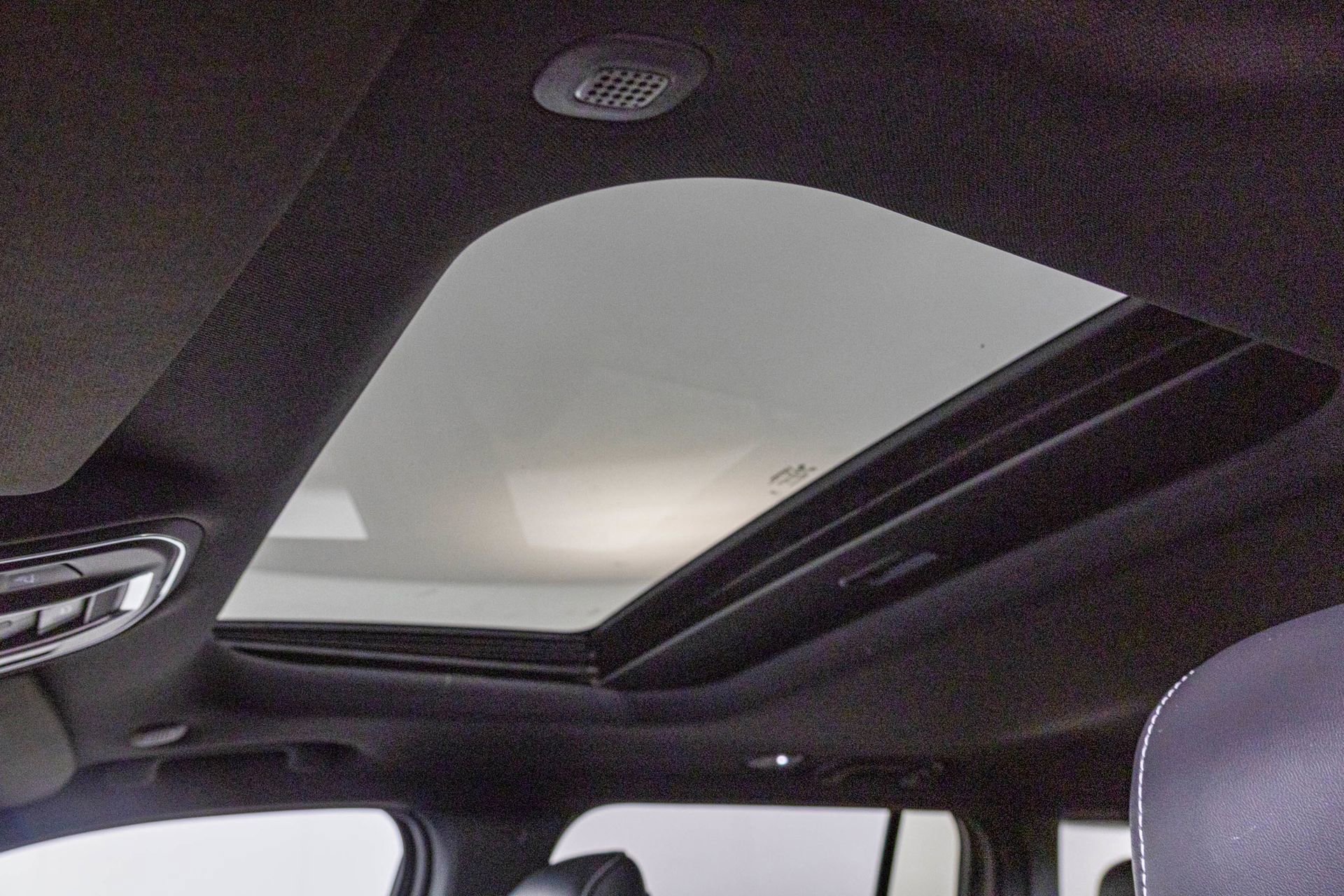 Used 2025 Jeep Grand Cherokee Altitude image 34