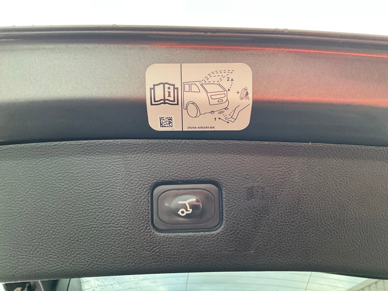 Used 2020 Ford Edge SEL w/ Convenience Package image 27