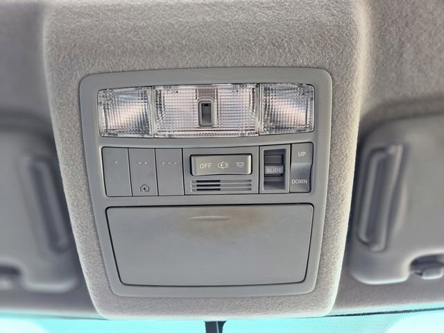 Used 2013 Toyota Highlander Limited image 26