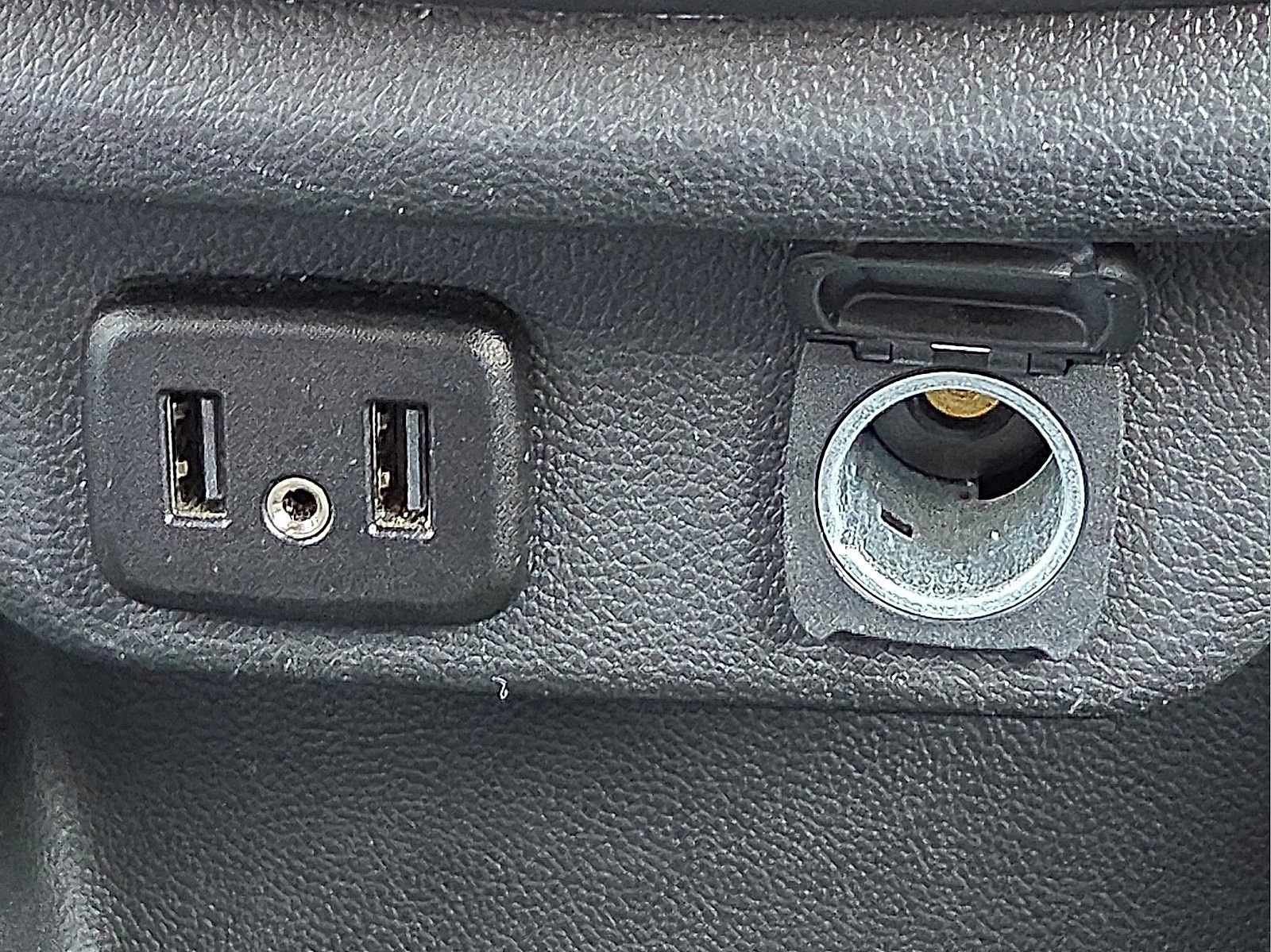 Used 2020 Chevrolet Traverse LT w/ LPO, Blackout Package image 22