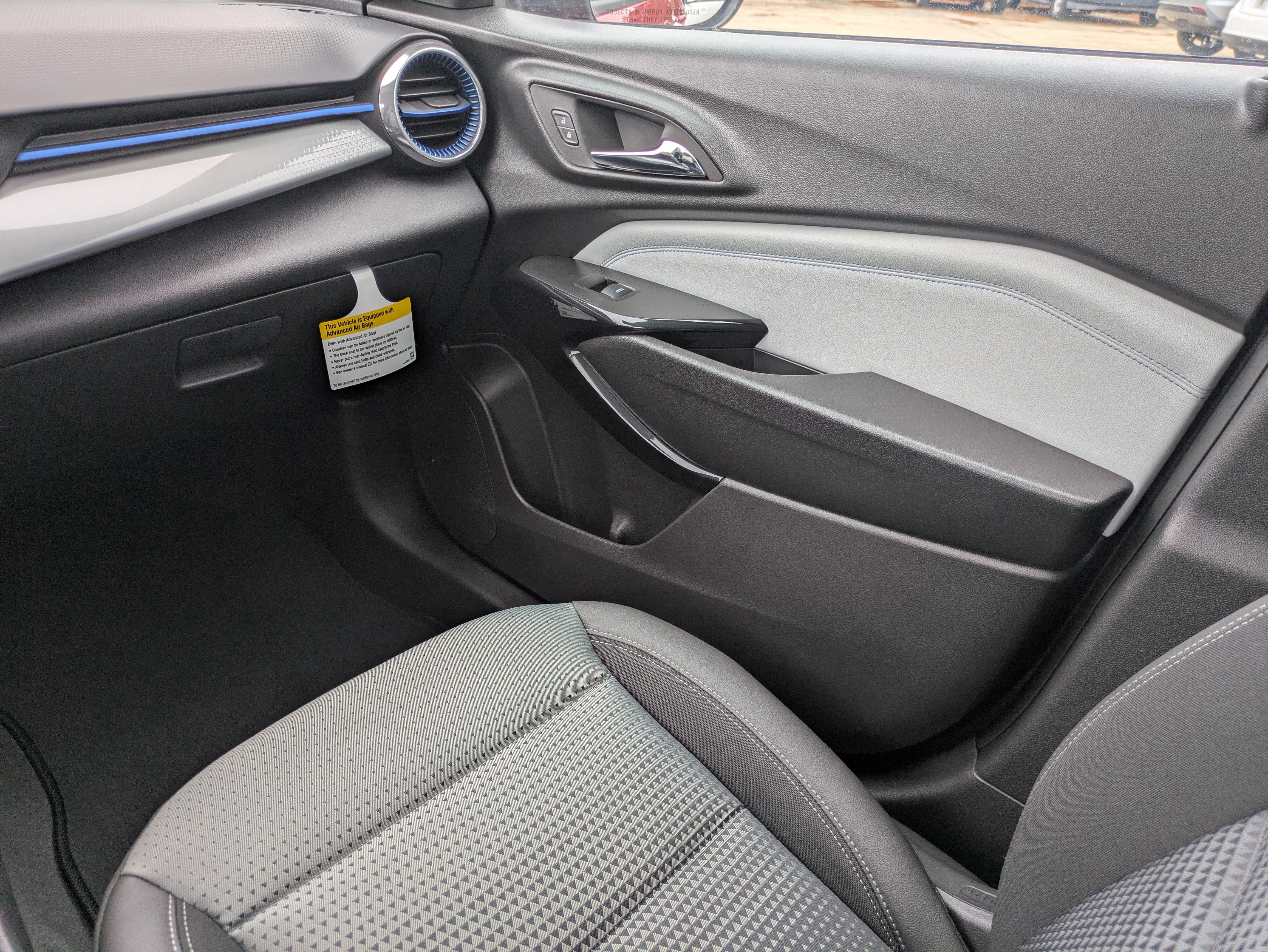 New 2026 Chevrolet Trax LT w/ Sunroof Package FWD image 11