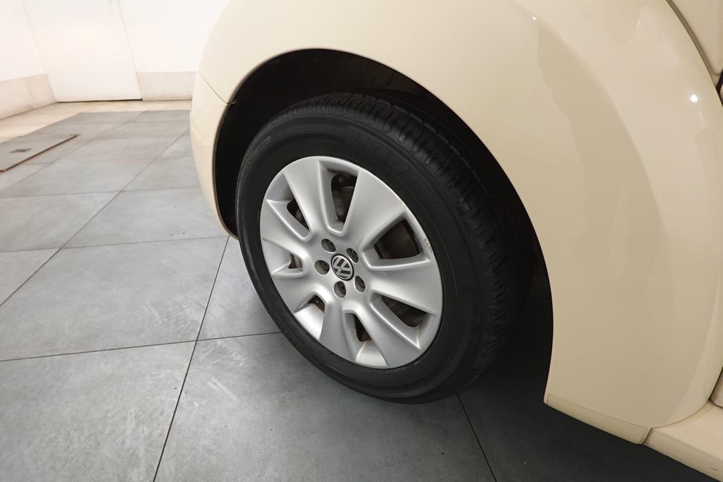 Used 2009 Volkswagen Beetle S image 21