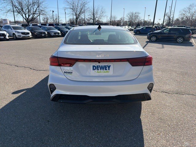 Used 2023 Kia Forte LXS image 4