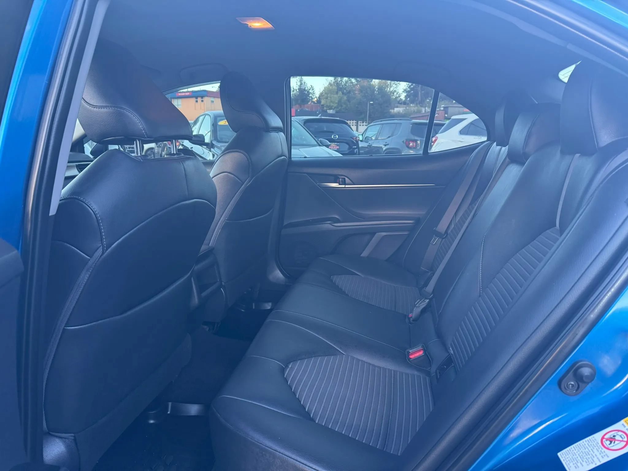 Used 2018 Toyota Camry SE FWD image 13