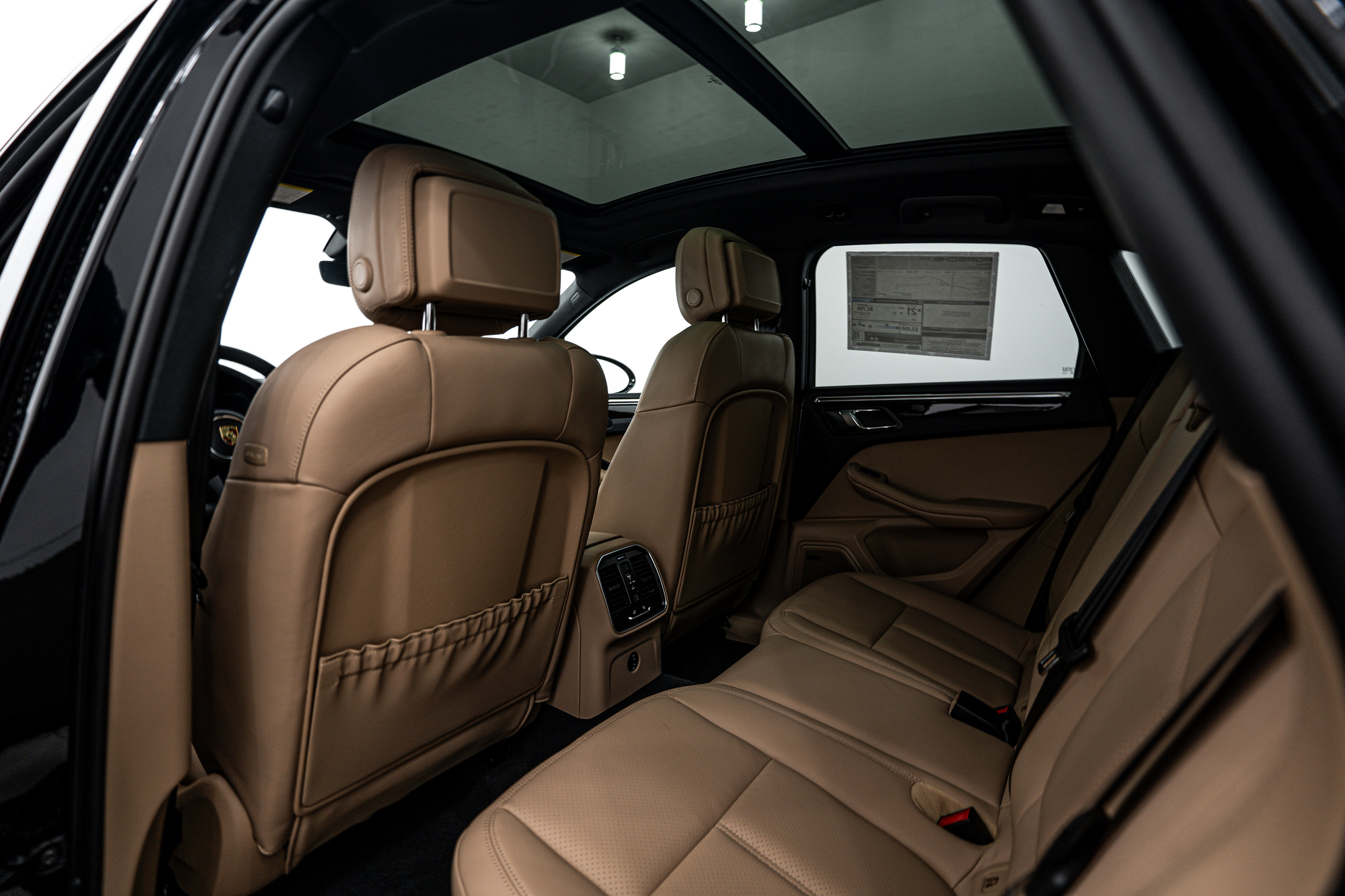 Certified 2025 Porsche Macan image 22