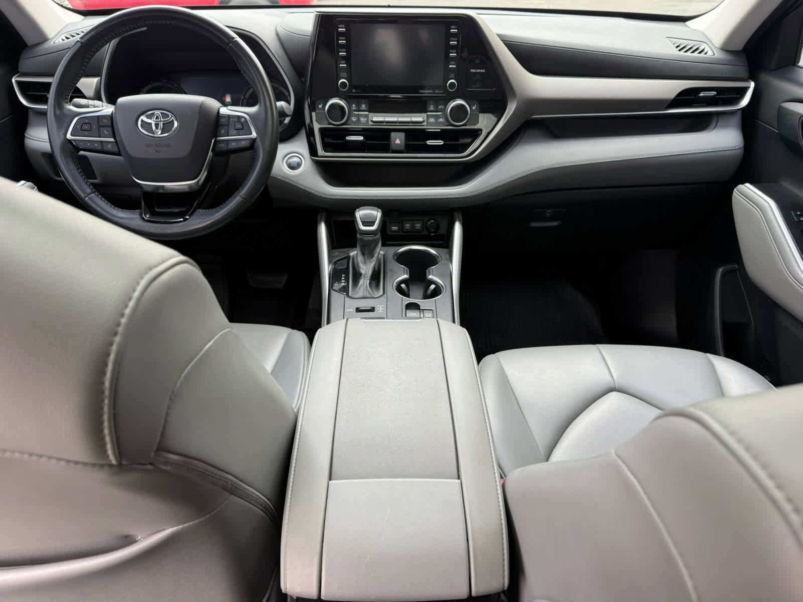 Used 2021 Toyota Highlander XLE image 19