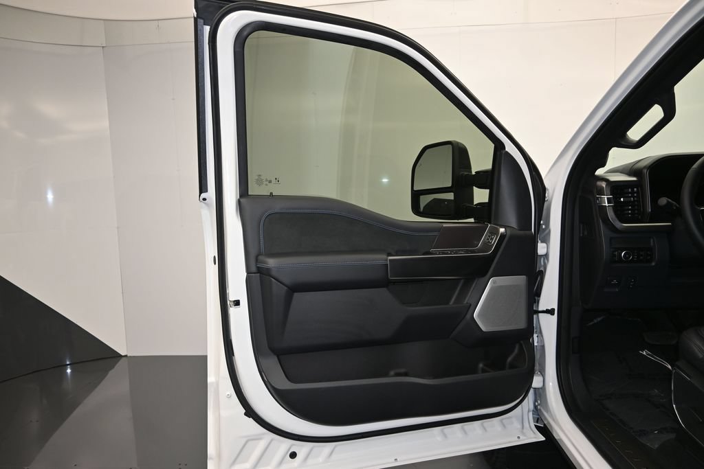 New 2026 Ford F350 Platinum AWD/4WD image 3
