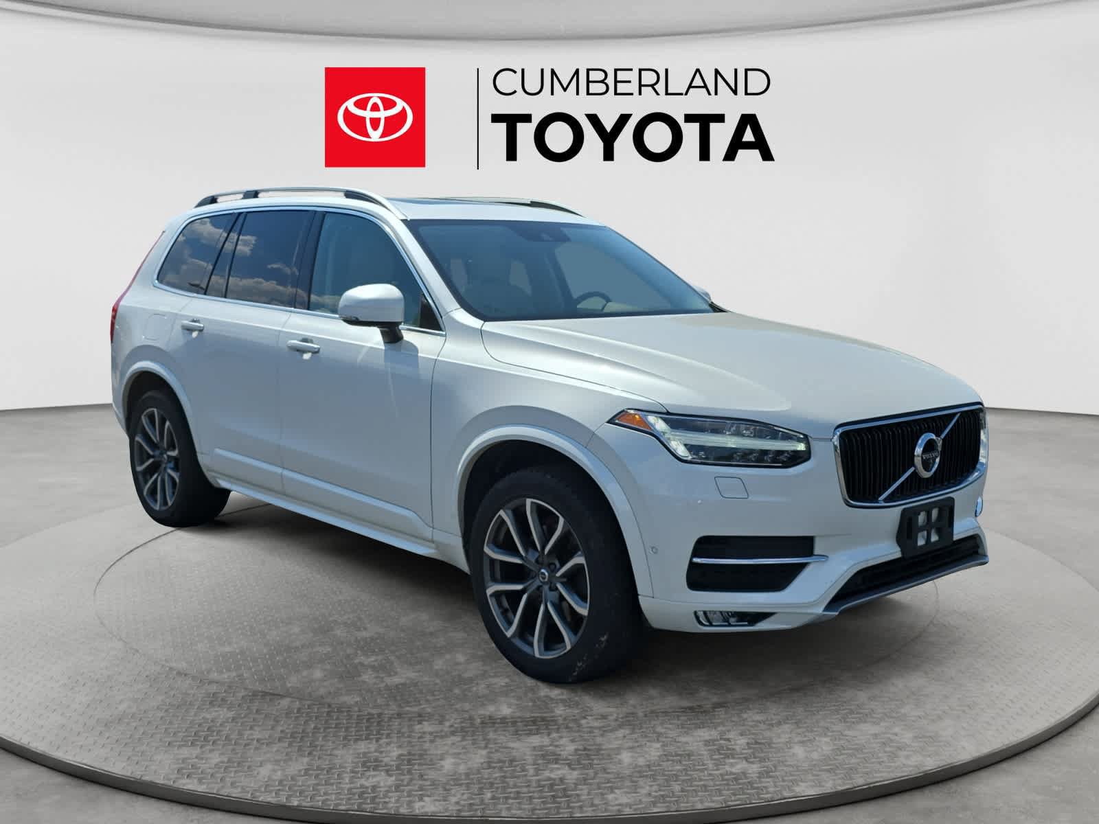 Used 2018 Volvo XC90 T6 Momentum w/ Convenience Package AWD/4WD image 6