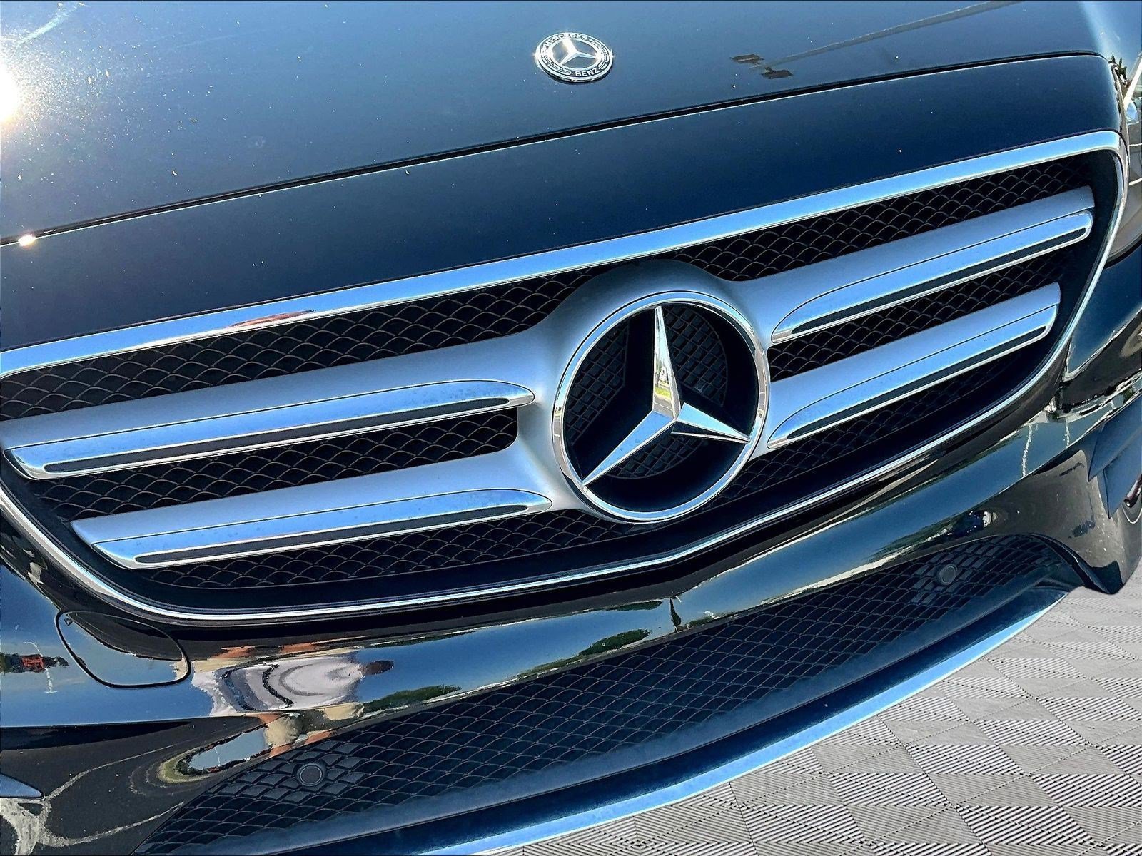 Used 2017 Mercedes-Benz E 300 4MATIC image 33
