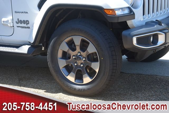 Used 2018 Jeep Wrangler Unlimited Sahara AWD/4WD image 15