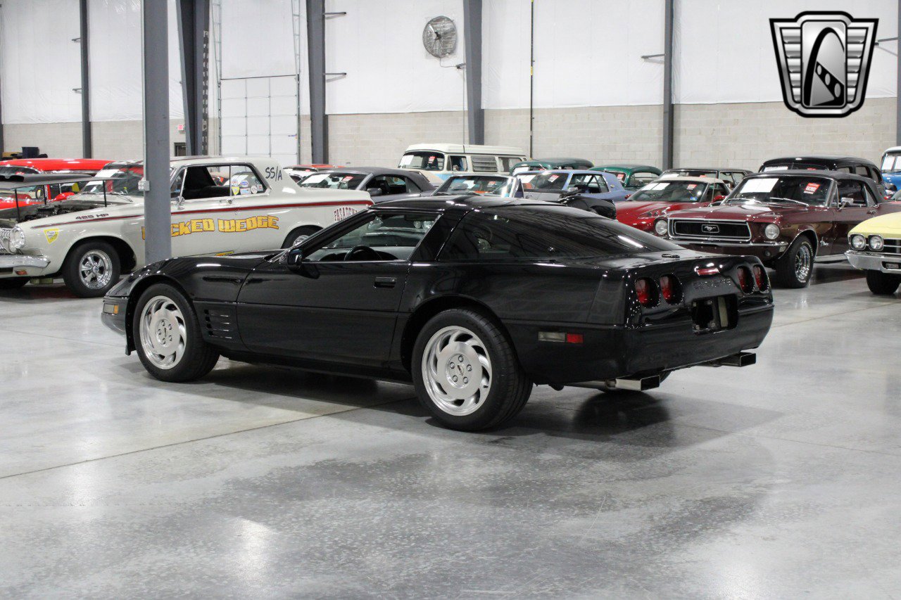 Used 1994 Chevrolet Corvette Coupe image 3