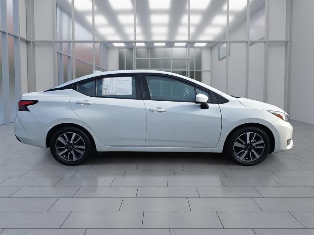 Used 2024 Nissan Versa SV FWD image 2