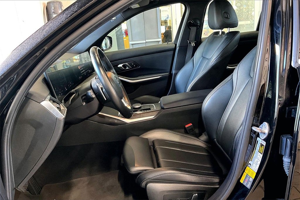 Used 2024 BMW 330e xDrive image 3