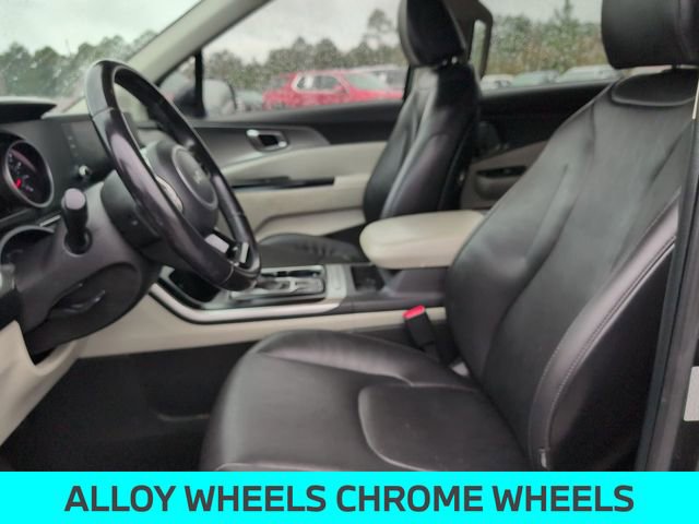 Used 2022 Kia Carnival LX FWD image 14