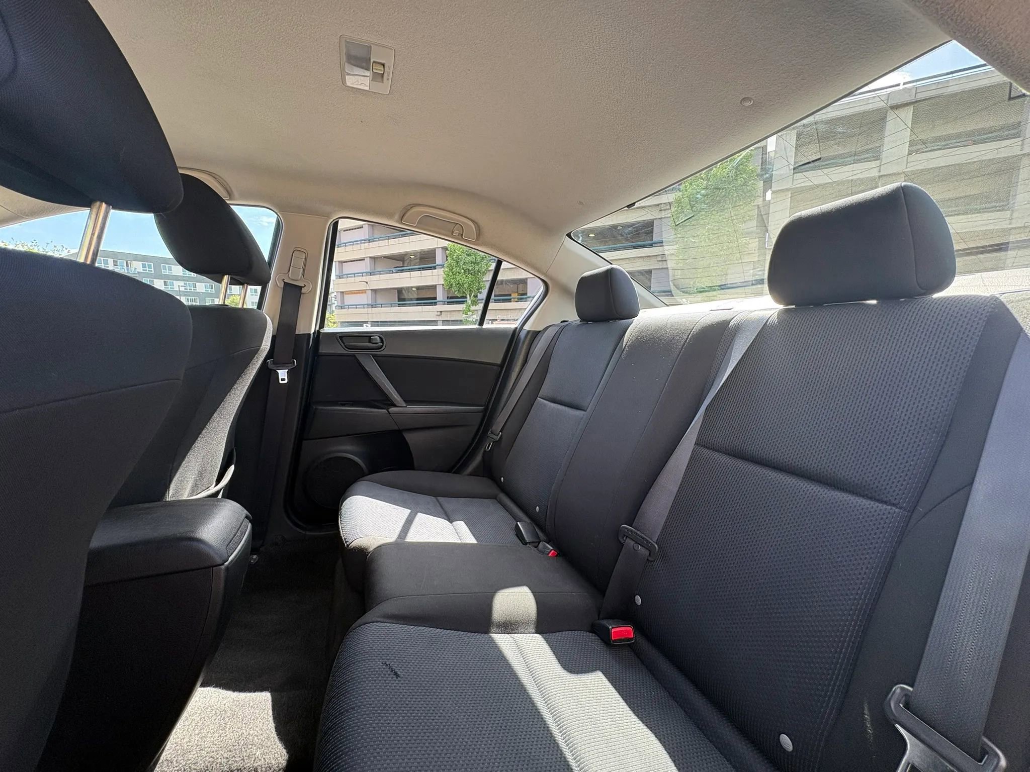 Used 2011 MAZDA MAZDA3 i Sport FWD image 13