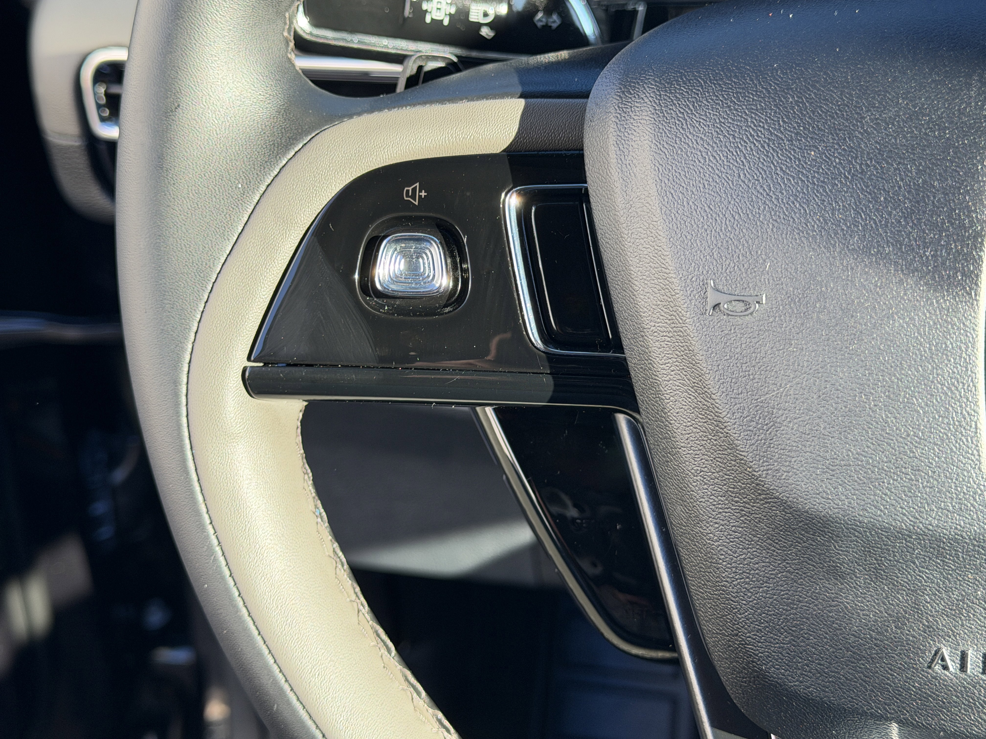 Certified 2023 Lincoln Corsair FWD image 17