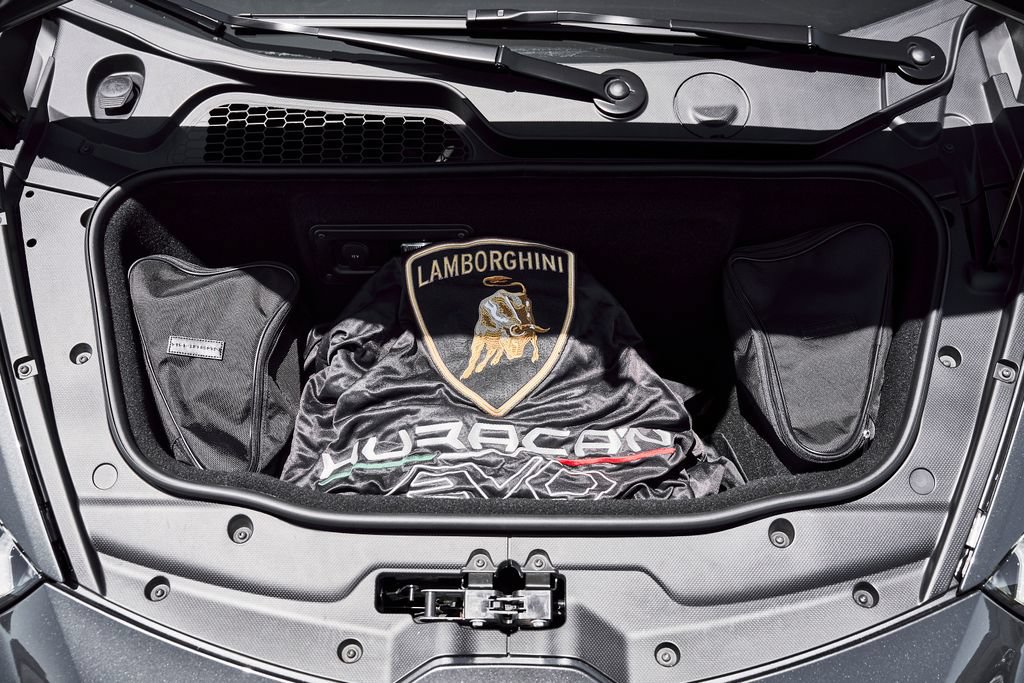 Used 2021 Lamborghini Huracan EVO RWD image 17