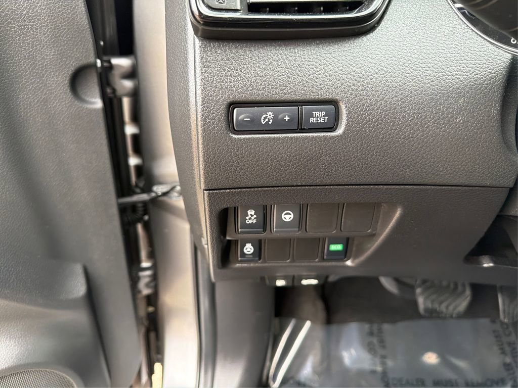 Used 2019 Nissan Rogue Sport SL image 18