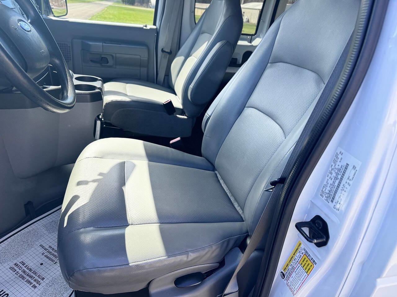 Used 2014 Ford E-350 and Econoline 350 XL RWD image 5