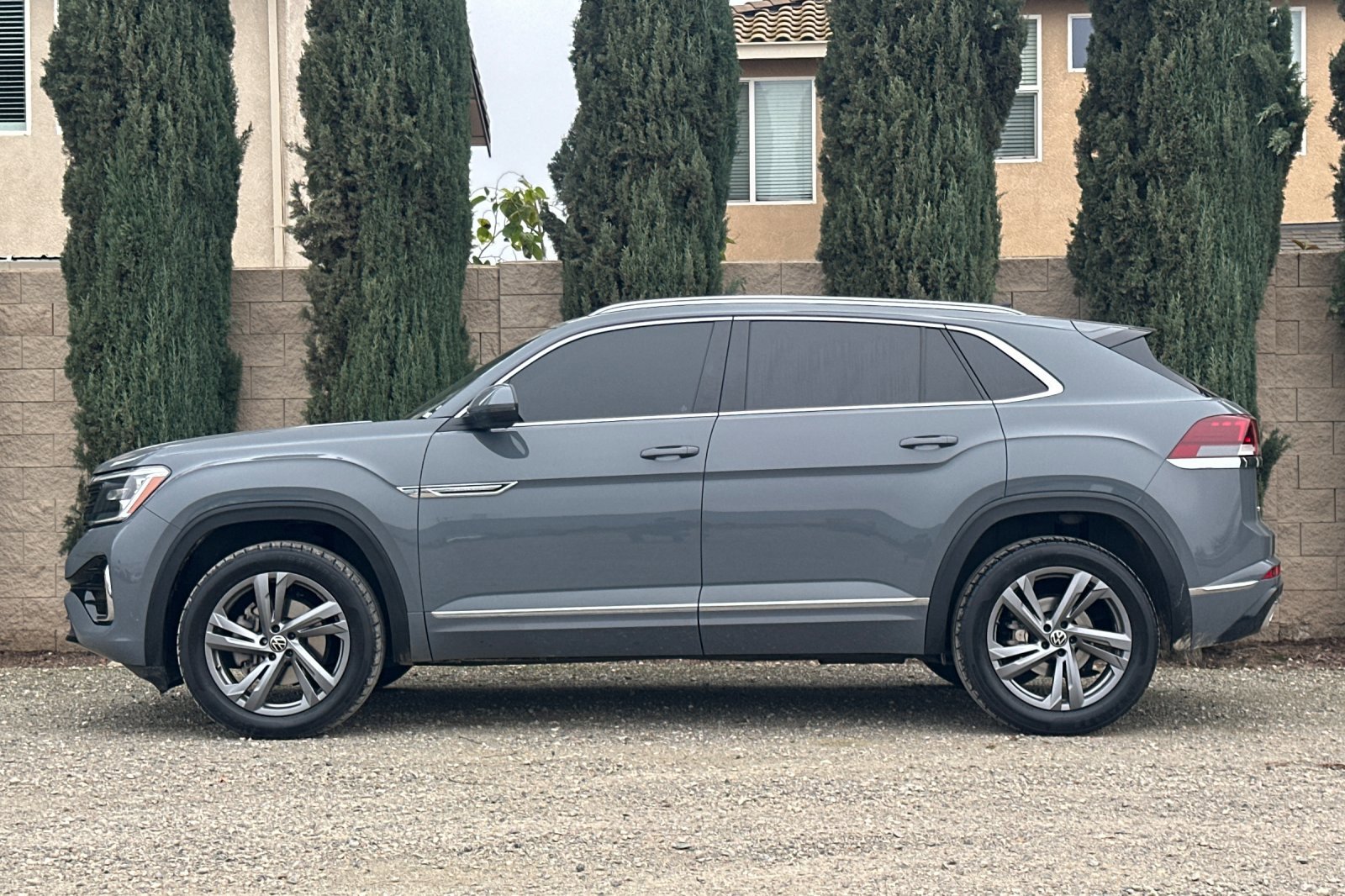 Used 2024 Volkswagen Atlas Cross Sport SEL R-Line image 7