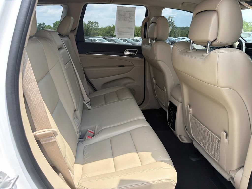 Used 2021 Jeep Grand Cherokee Limited w/ Premium Lighting Group AWD/4WD image 26