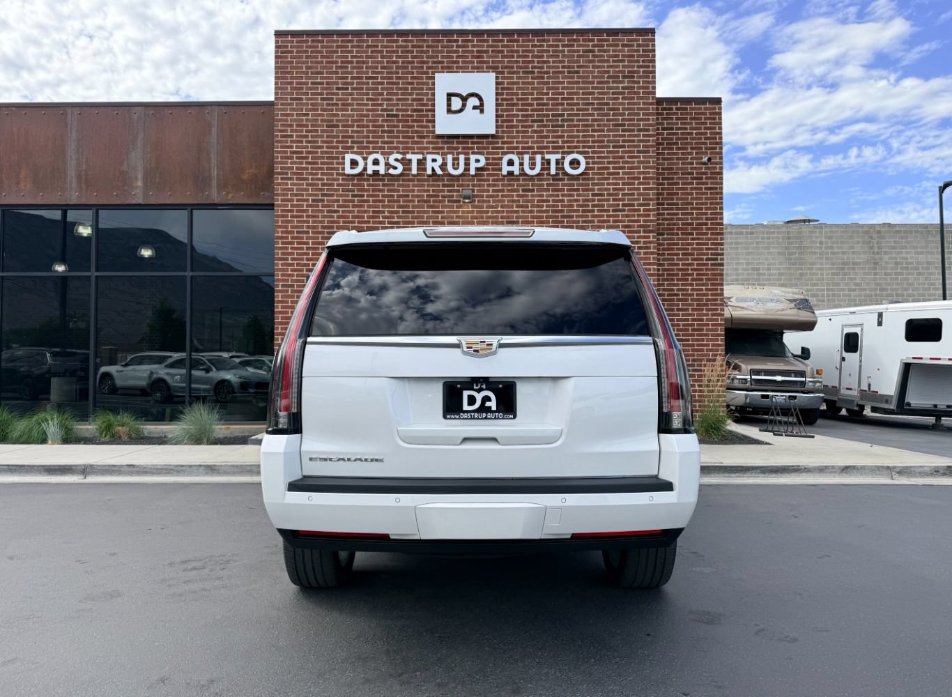 Used 2017 Cadillac Escalade Platinum AWD/4WD image 6