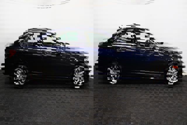 Used 2014 Mercedes-Benz C 300 4MATIC Sedan image 4