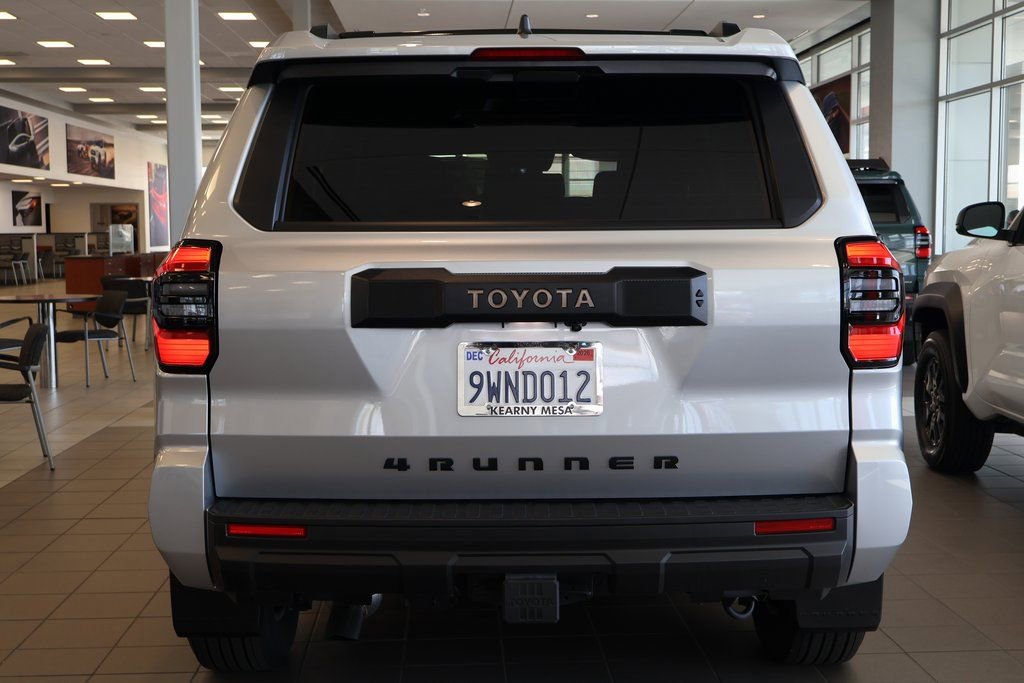Used 2025 Toyota 4Runner SR5 RWD image 5