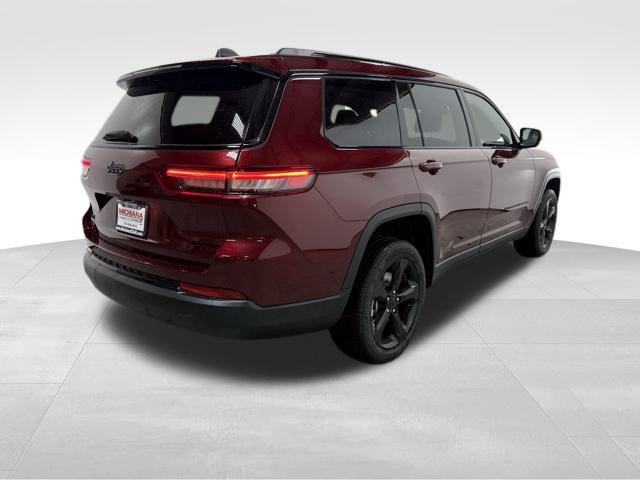 Used 2025 Jeep Grand Cherokee L Limited w/ Black Appearance Package AWD/4WD image 7