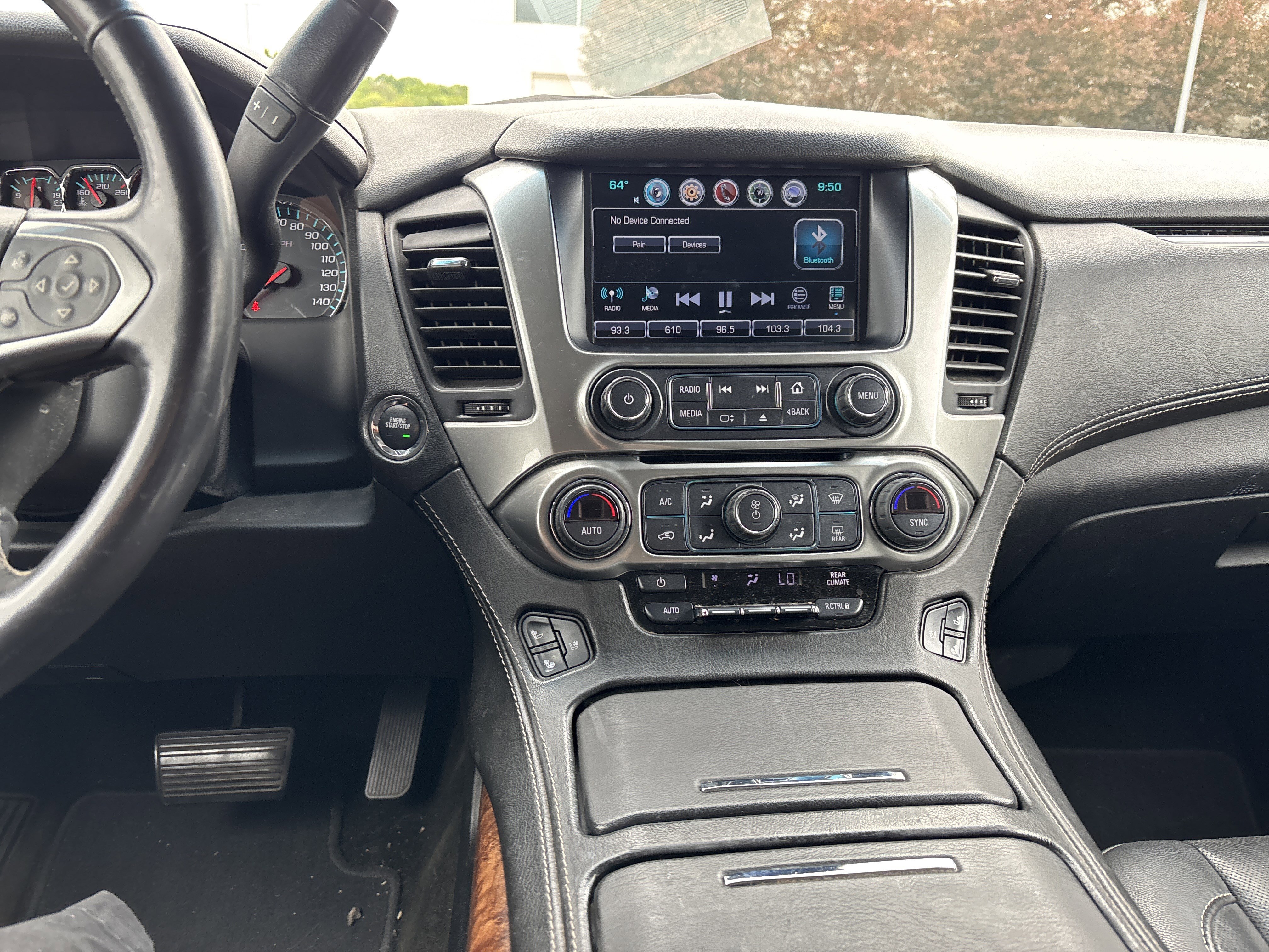 Used 2018 Chevrolet Suburban Premier RWD image 23