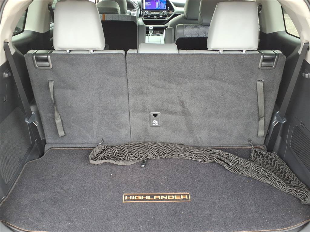 Used 2023 Toyota Highlander Bronze Edition AWD/4WD image 18