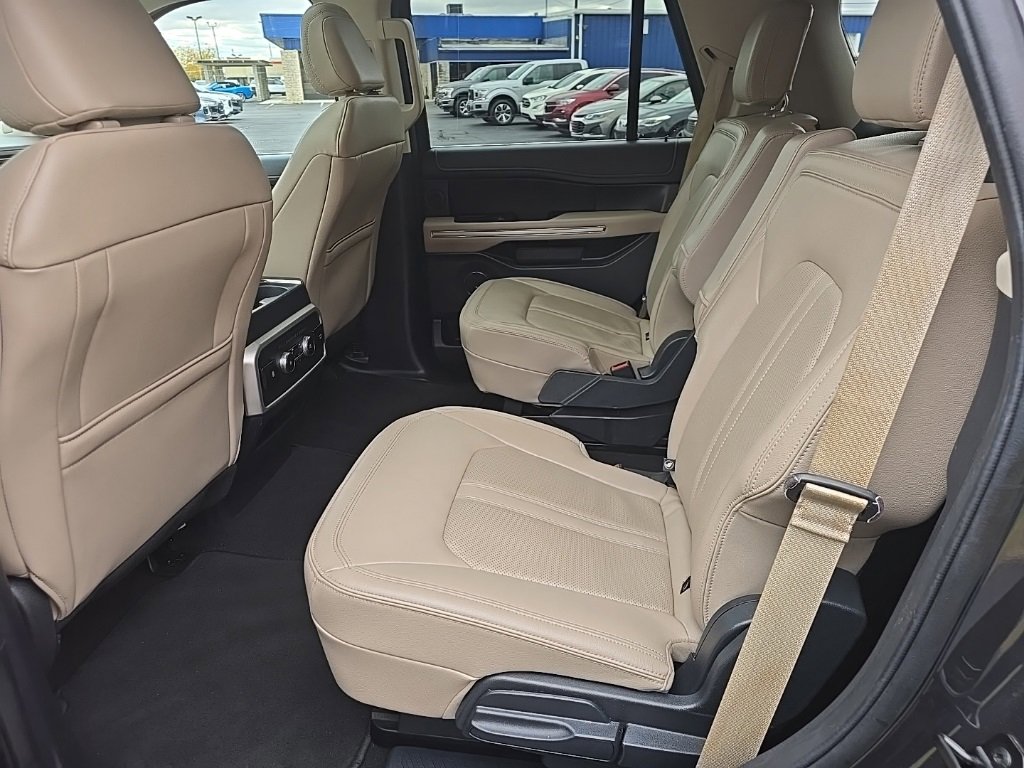 Used 2023 Ford Expedition Limited image 18