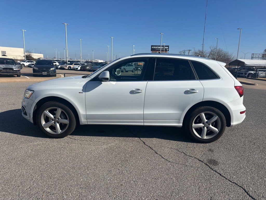 Used 2017 Audi Q5 2.0T Premium Plus w/ Technology Package image 2