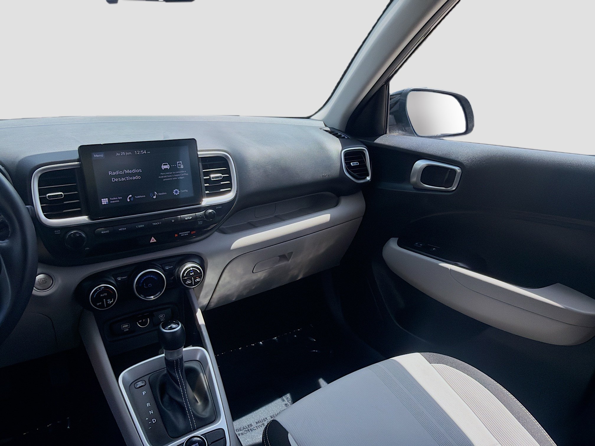 Used 2024 Hyundai Venue SEL FWD image 19