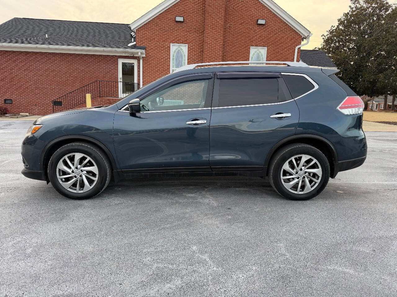 Used 2015 Nissan Rogue SL image 8