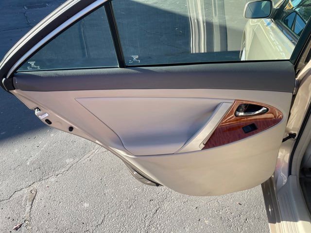 Used 2009 Toyota Camry XLE image 17