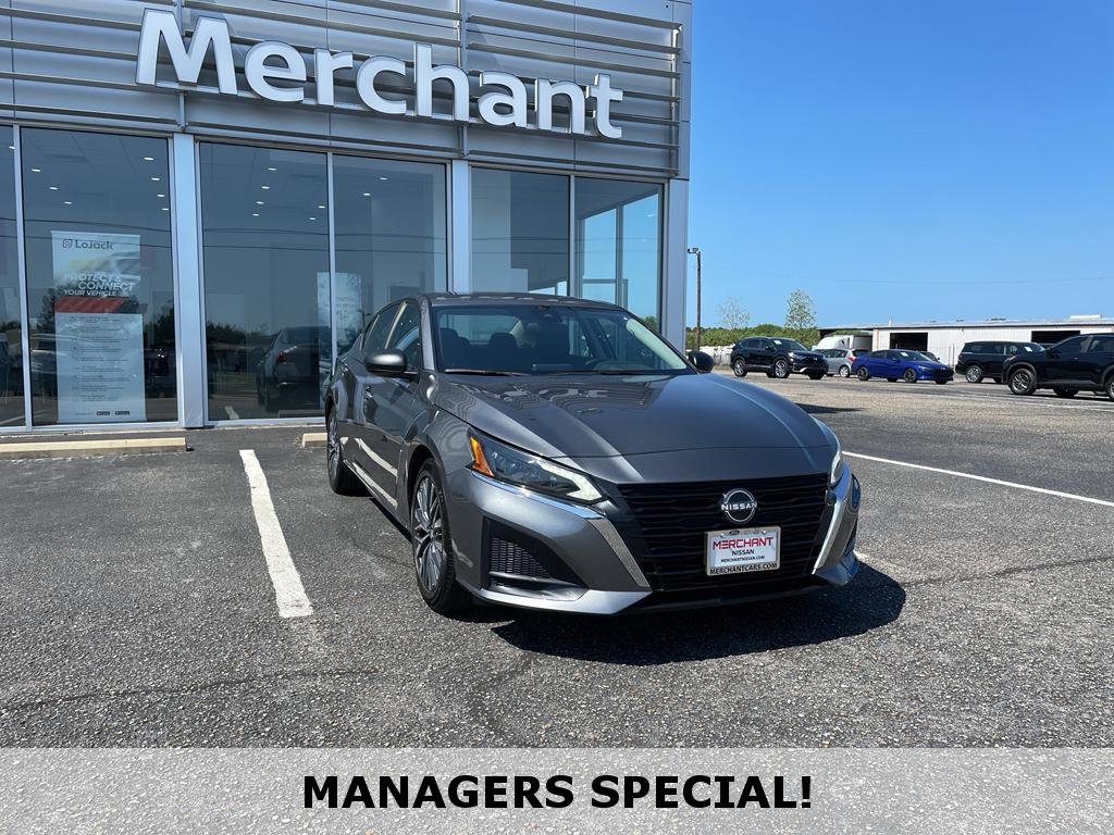 Used 2025 Nissan Altima 2.5 SV image 1