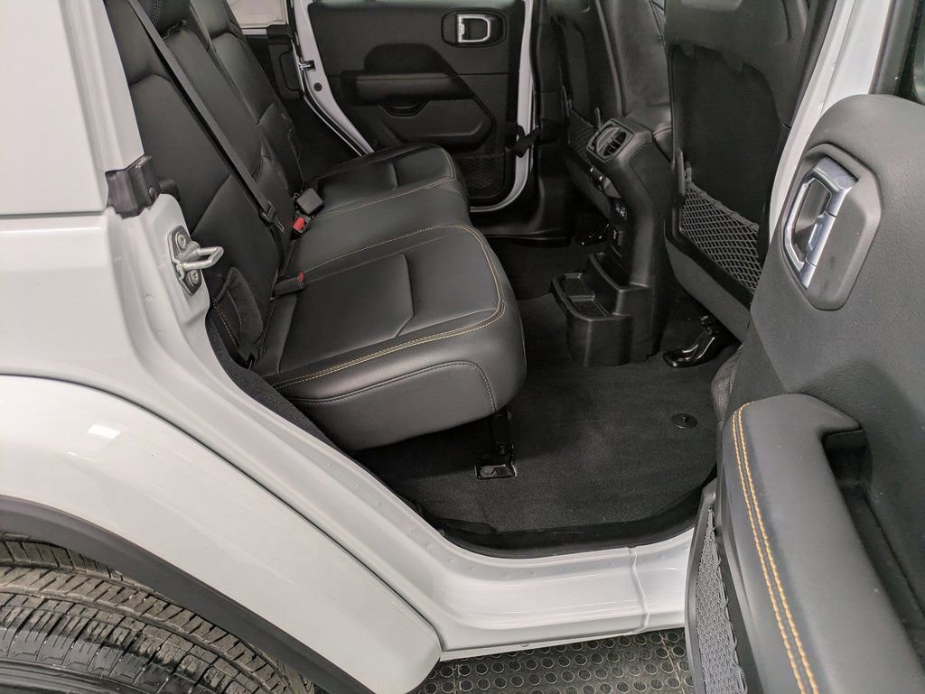 Used 2024 Jeep Wrangler Sahara image 27